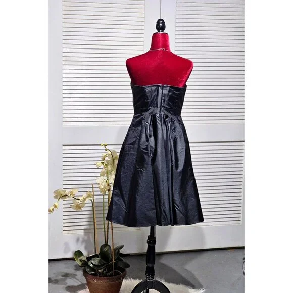 Davids Bridal Women's Black Strapless Taffeta Dress Feather Detail Size 10 369 - Picture 5 of 10
